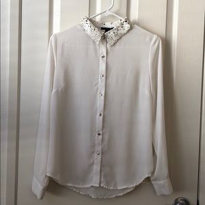 White long sleeve blouse